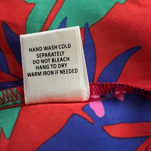 Skies Are Blue Puffed Sleeve Square Neck Tropical Print Dress in Red, Large - Picture 7 of 10